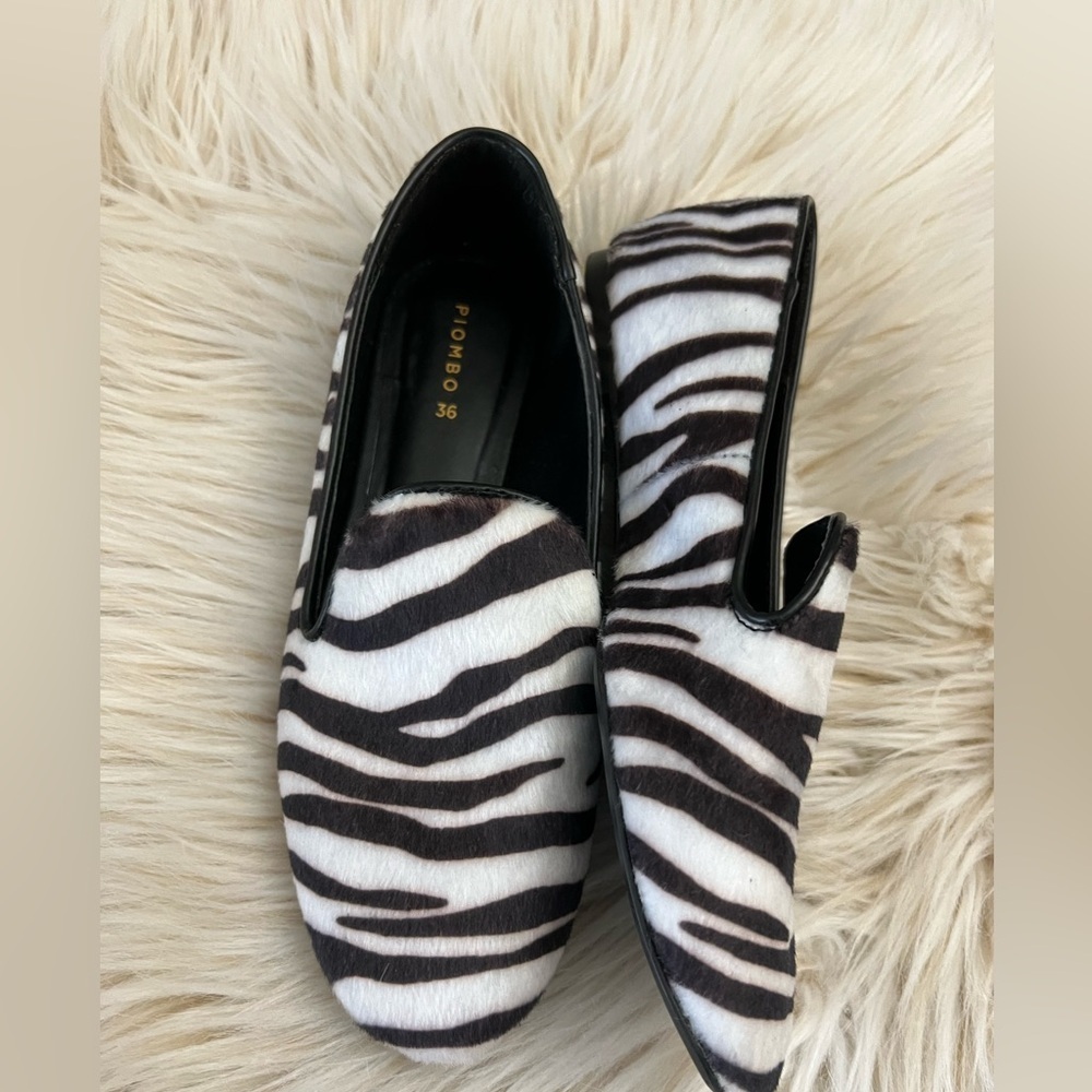 PIOMBO Zebra Print Loafers Women’s Size 36 (US 6) Faux Pony Hair Slip-On Flats